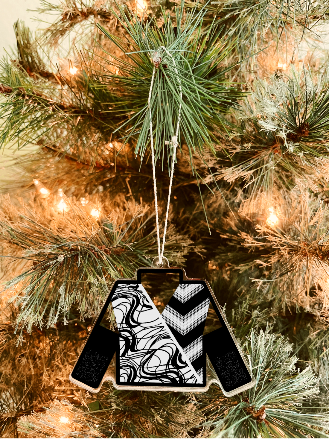 vanguard uniform ornament