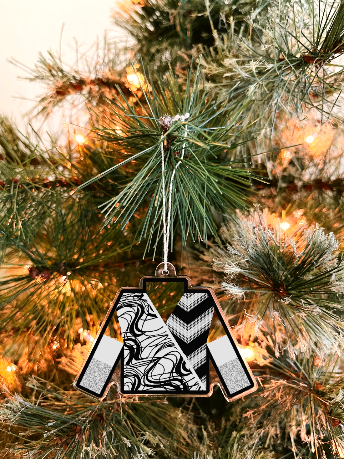 vanguard uniform ornament