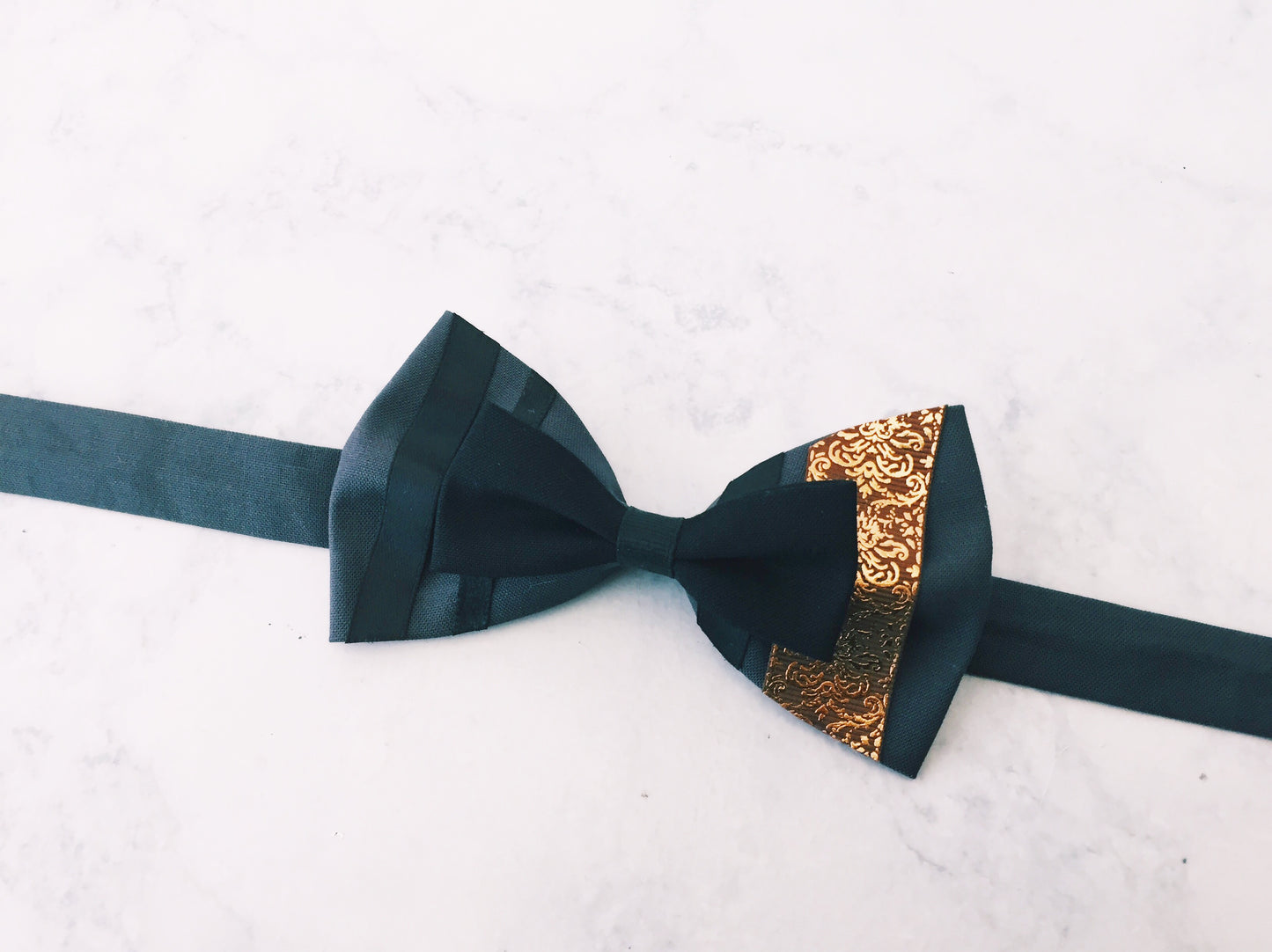 crown bow/bow-tie