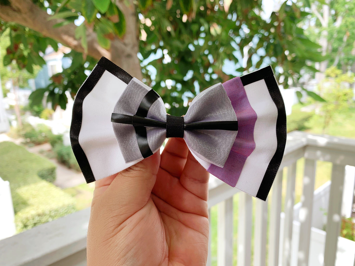 crown bow/bow-tie